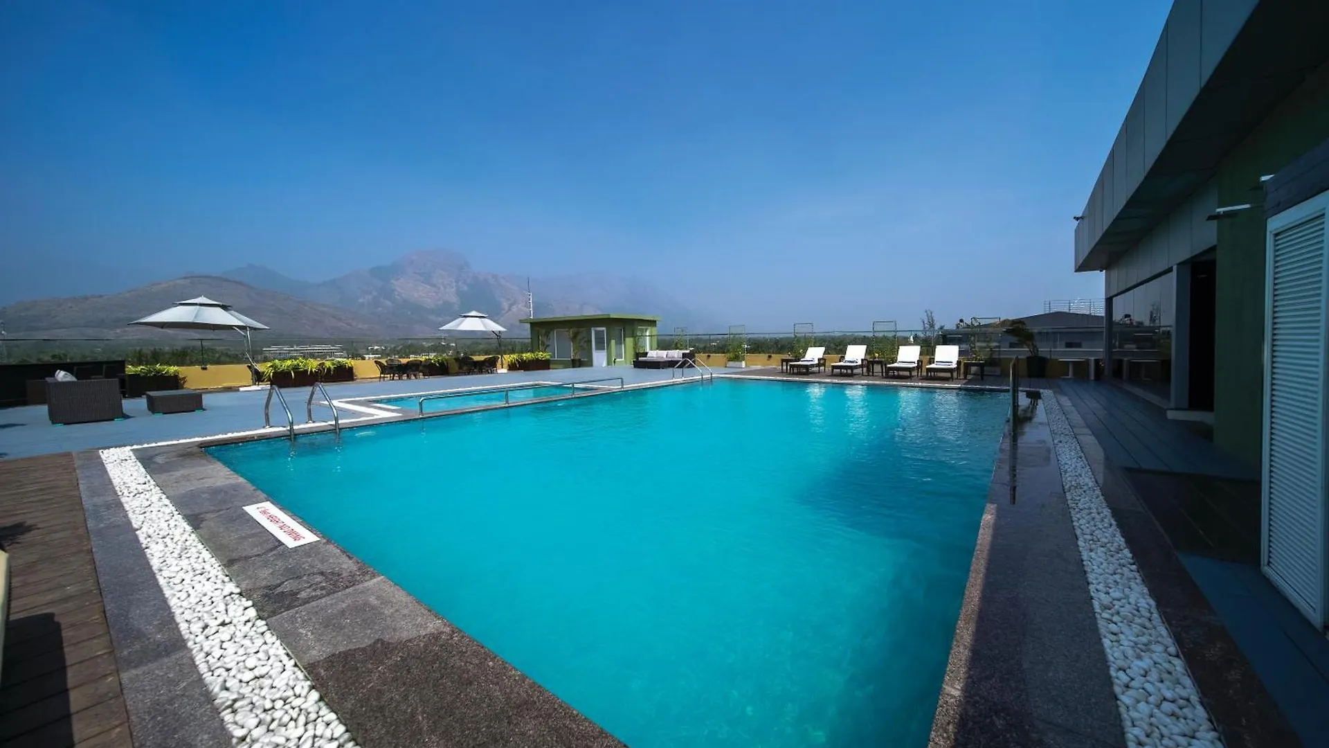 Distrikt 9 Hotel Palakkad